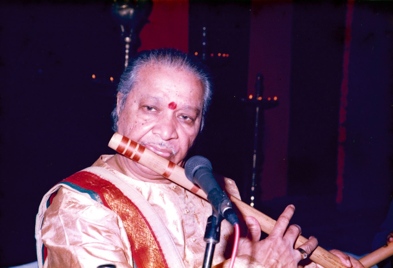 016_2003_Pt Hariprasad Chaurasia_kalarang